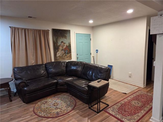 5021 Crest Drive, Kansas City, KS 66106