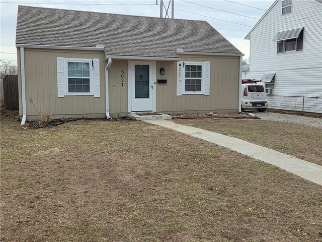 5021 Crest Drive, Kansas City, KS 66106