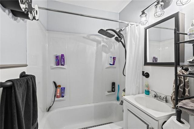 5021 Crest Drive, Kansas City, KS 66106