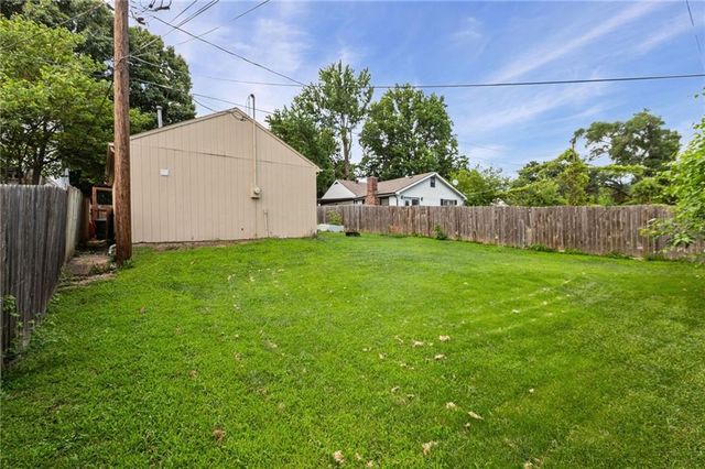 5021 Crest Drive, Kansas City, KS 66106
