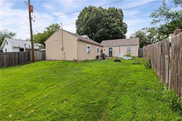 5021 Crest Drive, Kansas City, KS 66106
