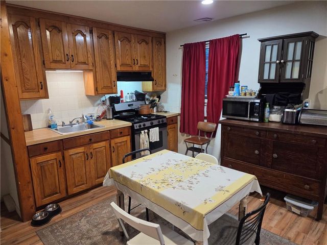 5021 Crest Drive, Kansas City, KS 66106