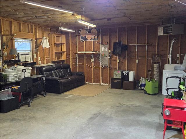 5021 Crest Drive, Kansas City, KS 66106