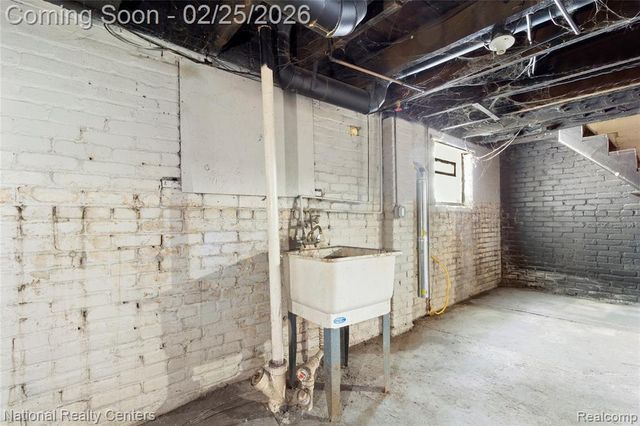 2150 Crane Street, Detroit, MI 48214