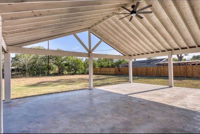 950 Mendoza St, Corpus Christi, TX 78416
