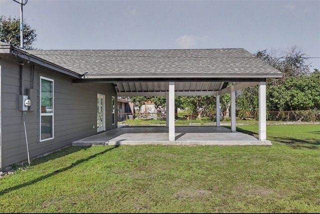950 Mendoza St, Corpus Christi, TX 78416