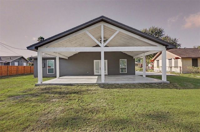 950 Mendoza St, Corpus Christi, TX 78416