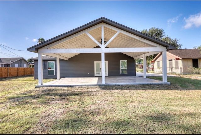 950 Mendoza St, Corpus Christi, TX 78416