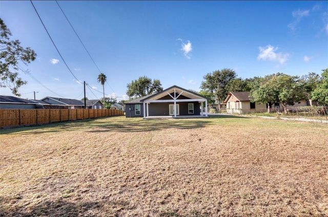 950 Mendoza St, Corpus Christi, TX 78416