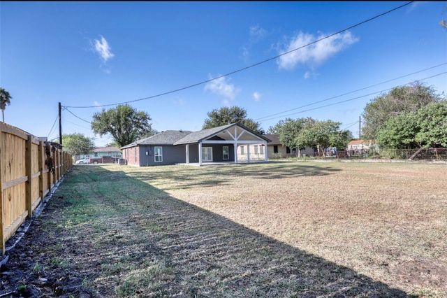950 Mendoza St, Corpus Christi, TX 78416