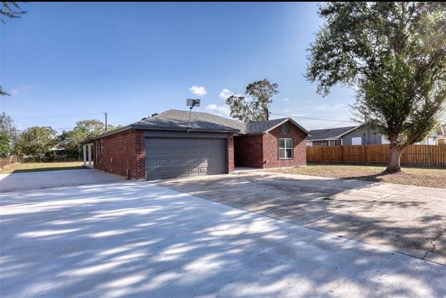 950 Mendoza St, Corpus Christi, TX 78416
