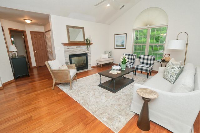 2786 Laurel Wind Boulevard, Lewis Center, OH 43035