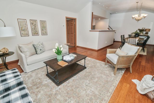 2786 Laurel Wind Boulevard, Lewis Center, OH 43035