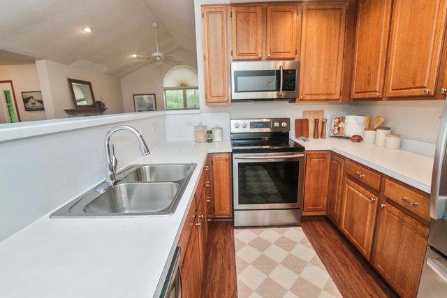 2786 Laurel Wind Boulevard, Lewis Center, OH 43035