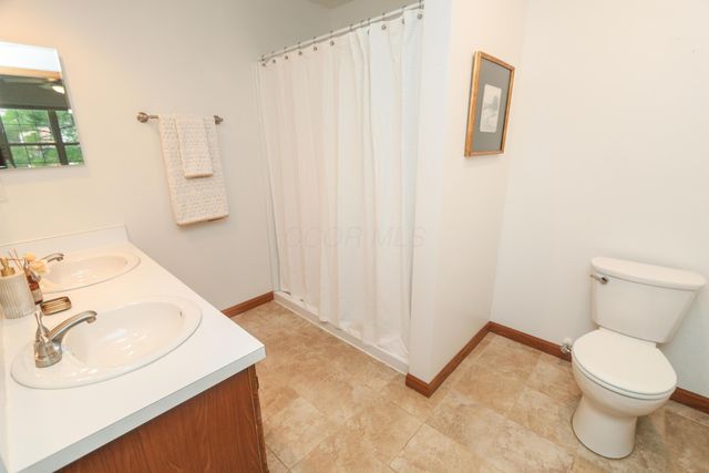 2786 Laurel Wind Boulevard, Lewis Center, OH 43035
