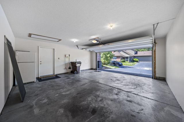 2786 Laurel Wind Boulevard, Lewis Center, OH 43035