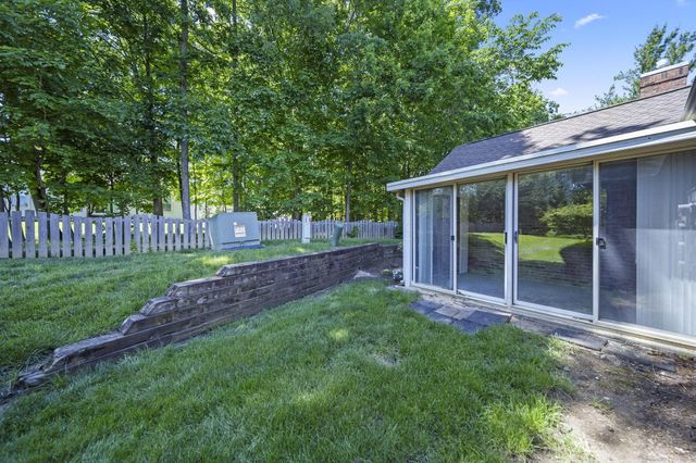 2786 Laurel Wind Boulevard, Lewis Center, OH 43035