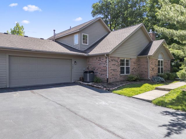 2786 Laurel Wind Boulevard, Lewis Center, OH 43035