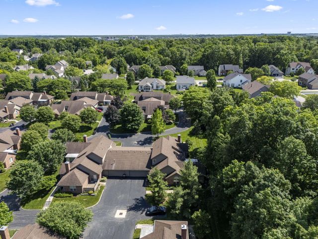 2786 Laurel Wind Boulevard, Lewis Center, OH 43035