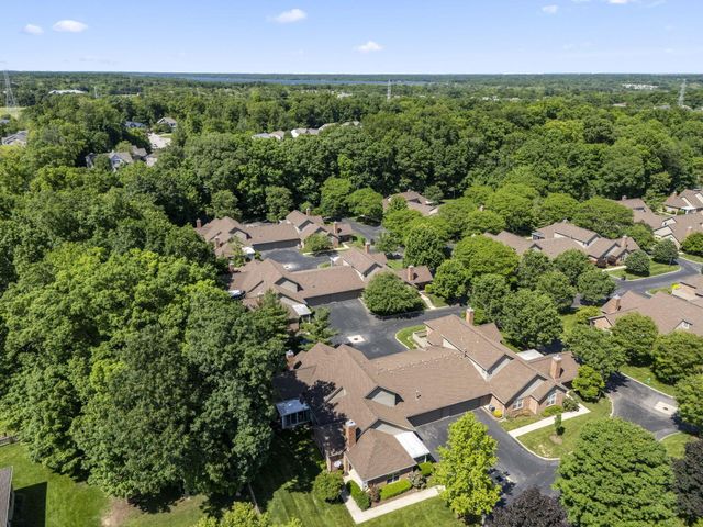 2786 Laurel Wind Boulevard, Lewis Center, OH 43035