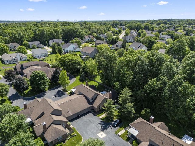 2786 Laurel Wind Boulevard, Lewis Center, OH 43035