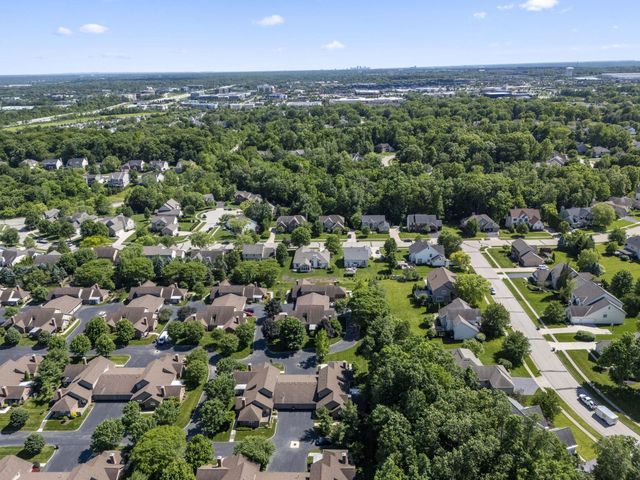 2786 Laurel Wind Boulevard, Lewis Center, OH 43035