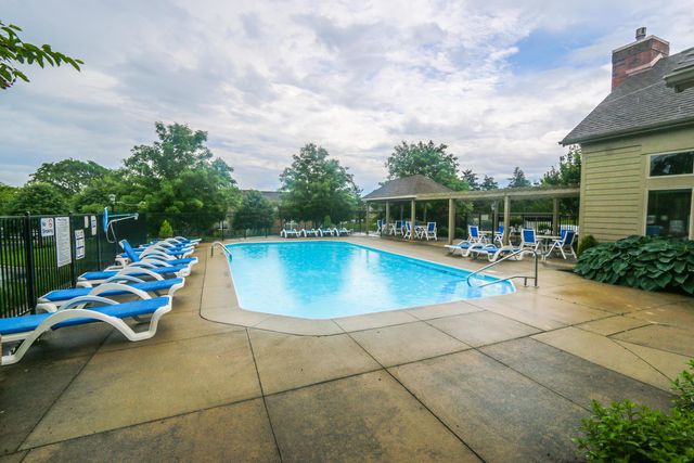 2786 Laurel Wind Boulevard, Lewis Center, OH 43035