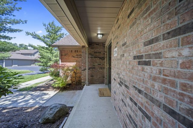 2786 Laurel Wind Boulevard, Lewis Center, OH 43035