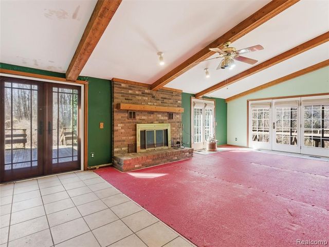 6400 Bridle Lane, Highland, MI 48356