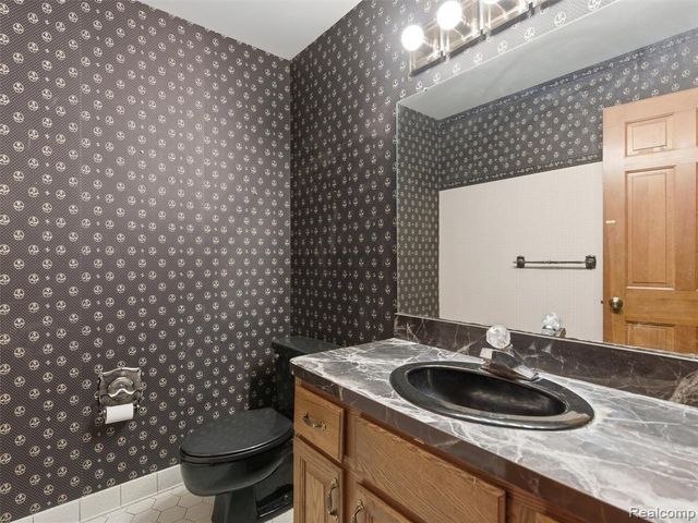 6400 Bridle Lane, Highland, MI 48356