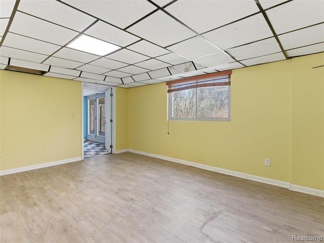 6400 Bridle Lane, Highland, MI 48356