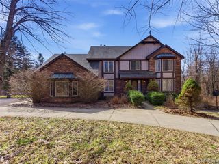 6400 Bridle Lane, Highland, MI 48356