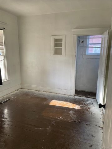 2216 Pine Street, Pueblo, CO 81004