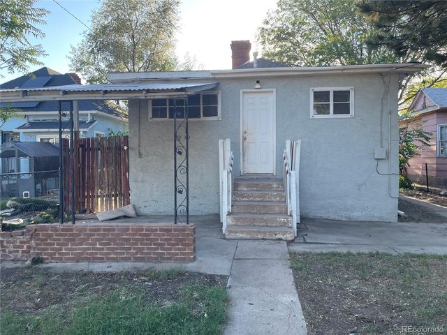 2216 Pine Street, Pueblo, CO 81004