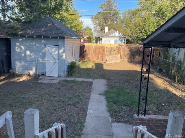 2216 Pine Street, Pueblo, CO 81004
