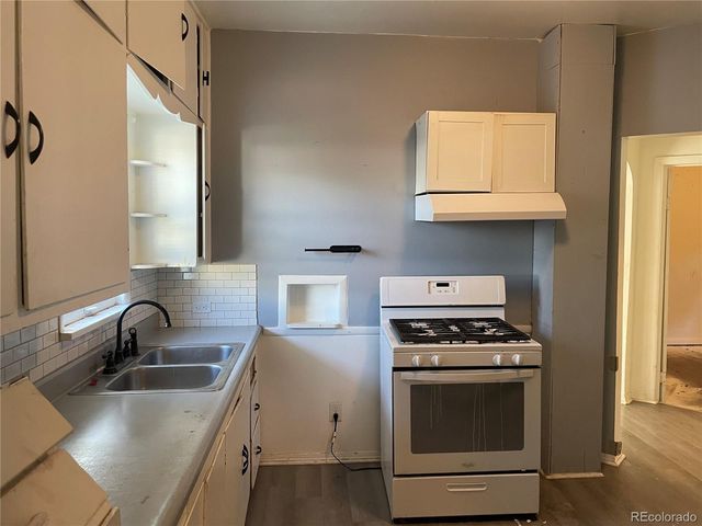 2216 Pine Street, Pueblo, CO 81004