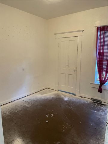 2216 Pine Street, Pueblo, CO 81004
