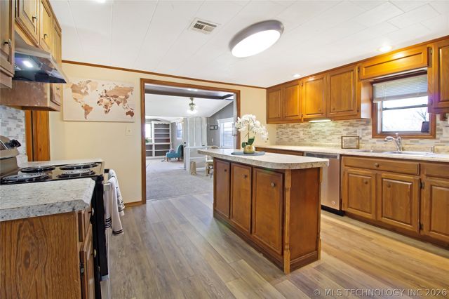 31206 E 683 Road, Wagoner, OK 74467