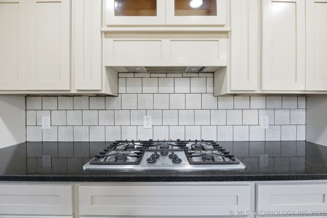 725 N 260 Road, Mounds, OK 74047