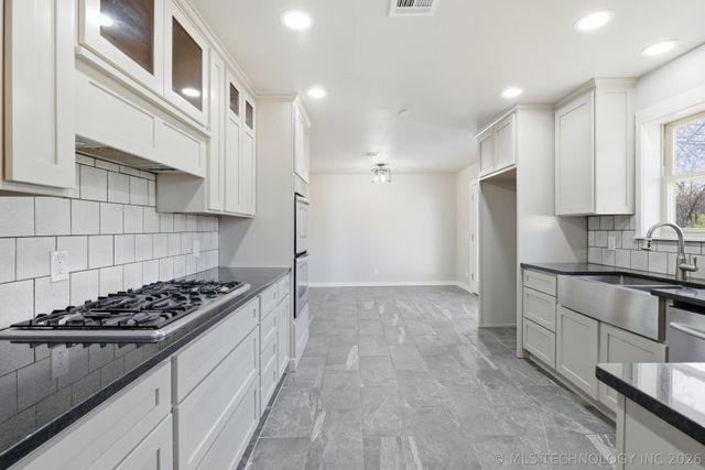 725 N 260 Road, Mounds, OK 74047