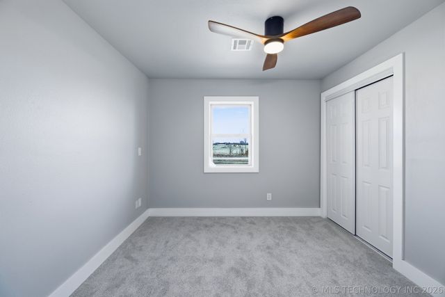 725 N 260 Road, Mounds, OK 74047