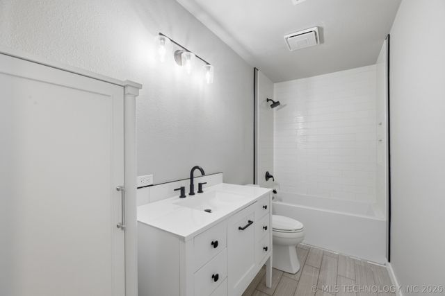 725 N 260 Road, Mounds, OK 74047