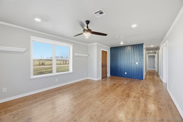 725 N 260 Road, Mounds, OK 74047