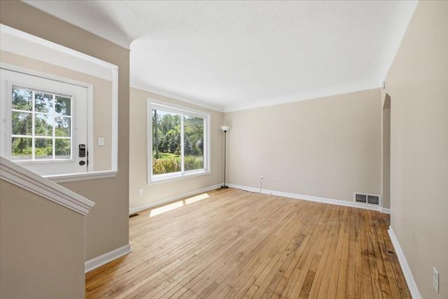 97 E Glass Road, Ortonville, MI 48462