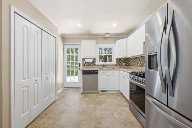 97 E Glass Road, Ortonville, MI 48462