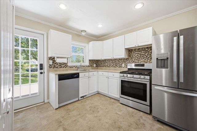 97 E Glass Road, Ortonville, MI 48462