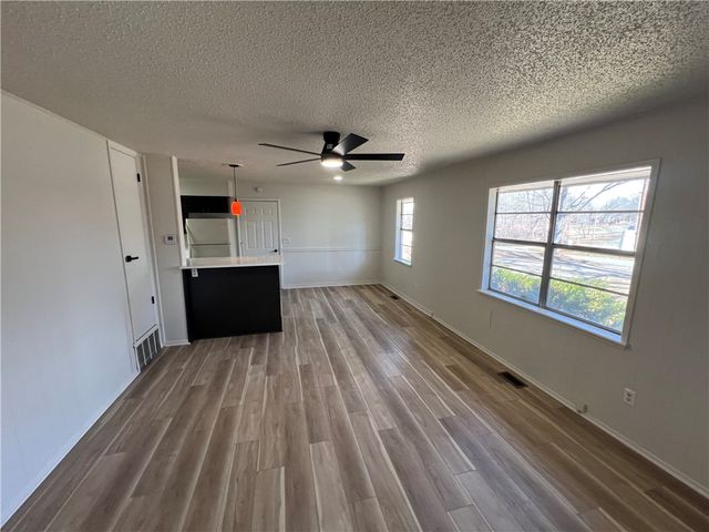 2 Lancaster Drive, Bella Vista, AR 72715