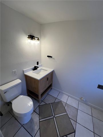 2 Lancaster Drive, Bella Vista, AR 72715