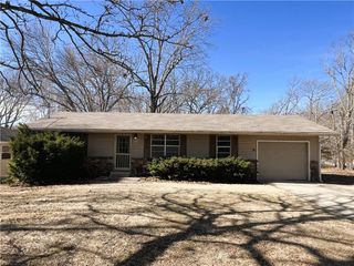 2 Lancaster Drive, Bella Vista, AR 72715