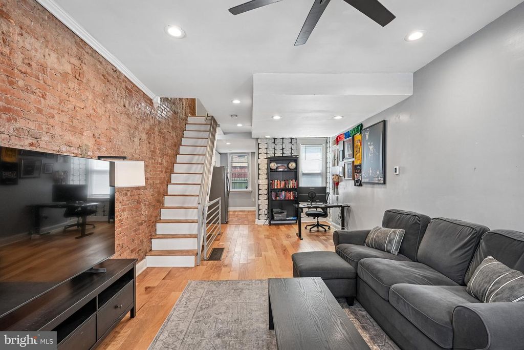 512 WINTON ST, PHILADELPHIA, PA 19148 — photo 4